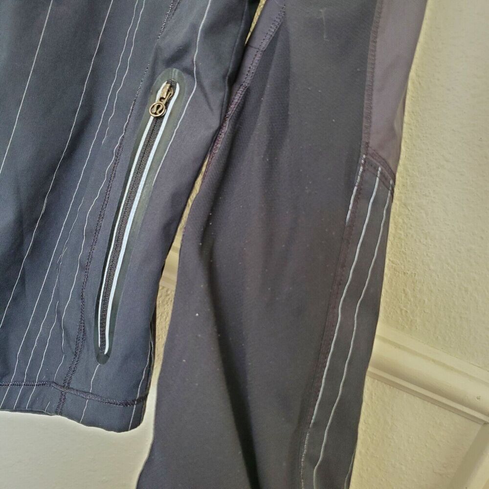 Lululemon Women's Run: Get Up And Glow Jacket Reflective 360 Black Sz 6 Full Zip - Picture 11 of 16